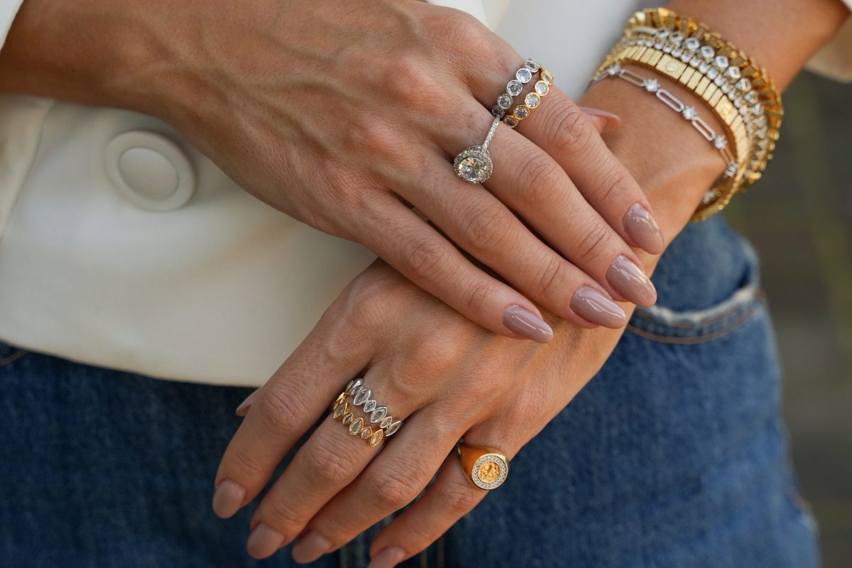 Anéis e pulseiras IT JOIAS